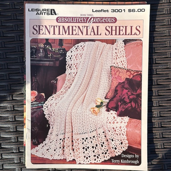 Leisure Arts Crafts Books, Lot of 3, Crosstich, Christmas, Crochet - Picture 2 of 7